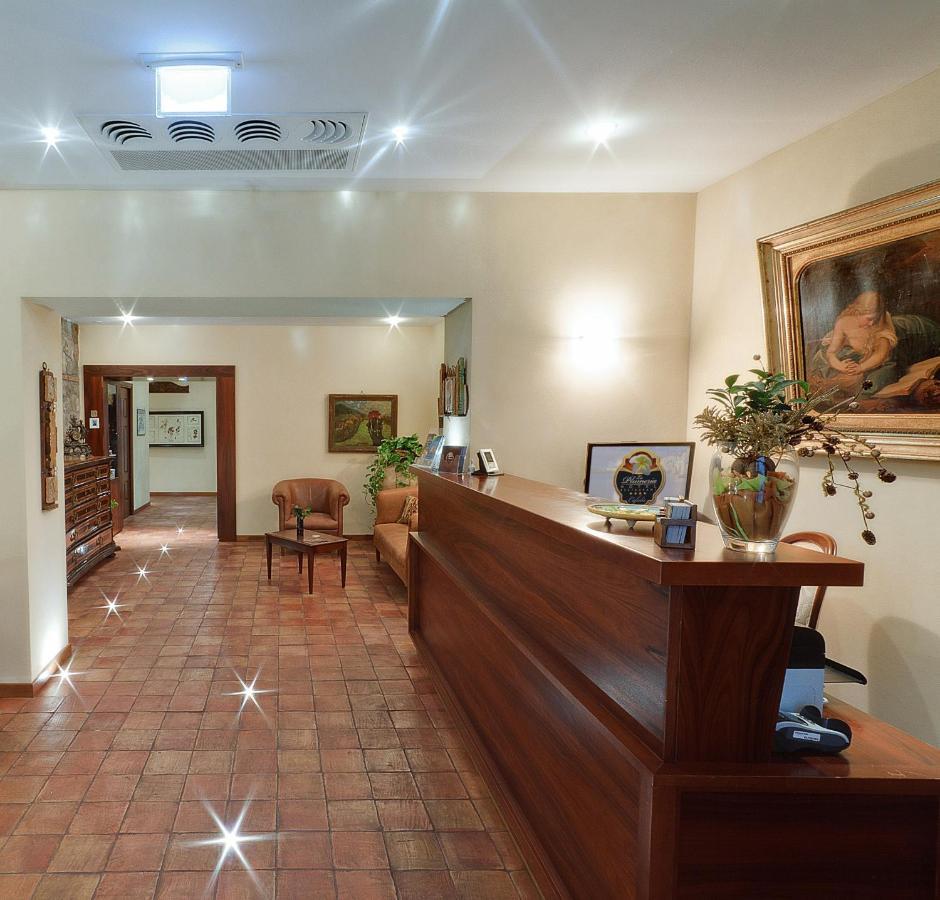צ'פאלו Hotel La Plumeria מראה חיצוני תמונה